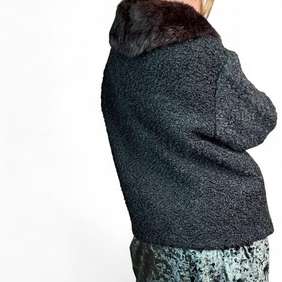 Black black lambs coat size medium - Picture 2 of 4